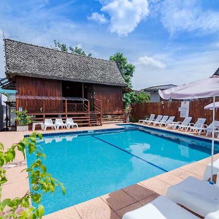 Victor Guesthouse Hua Hin Bagian luar foto