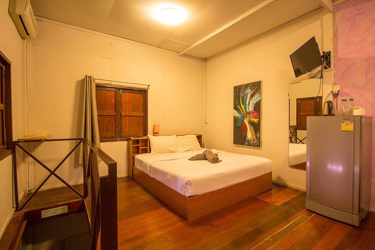 Victor Guesthouse Hua Hin Bagian luar foto