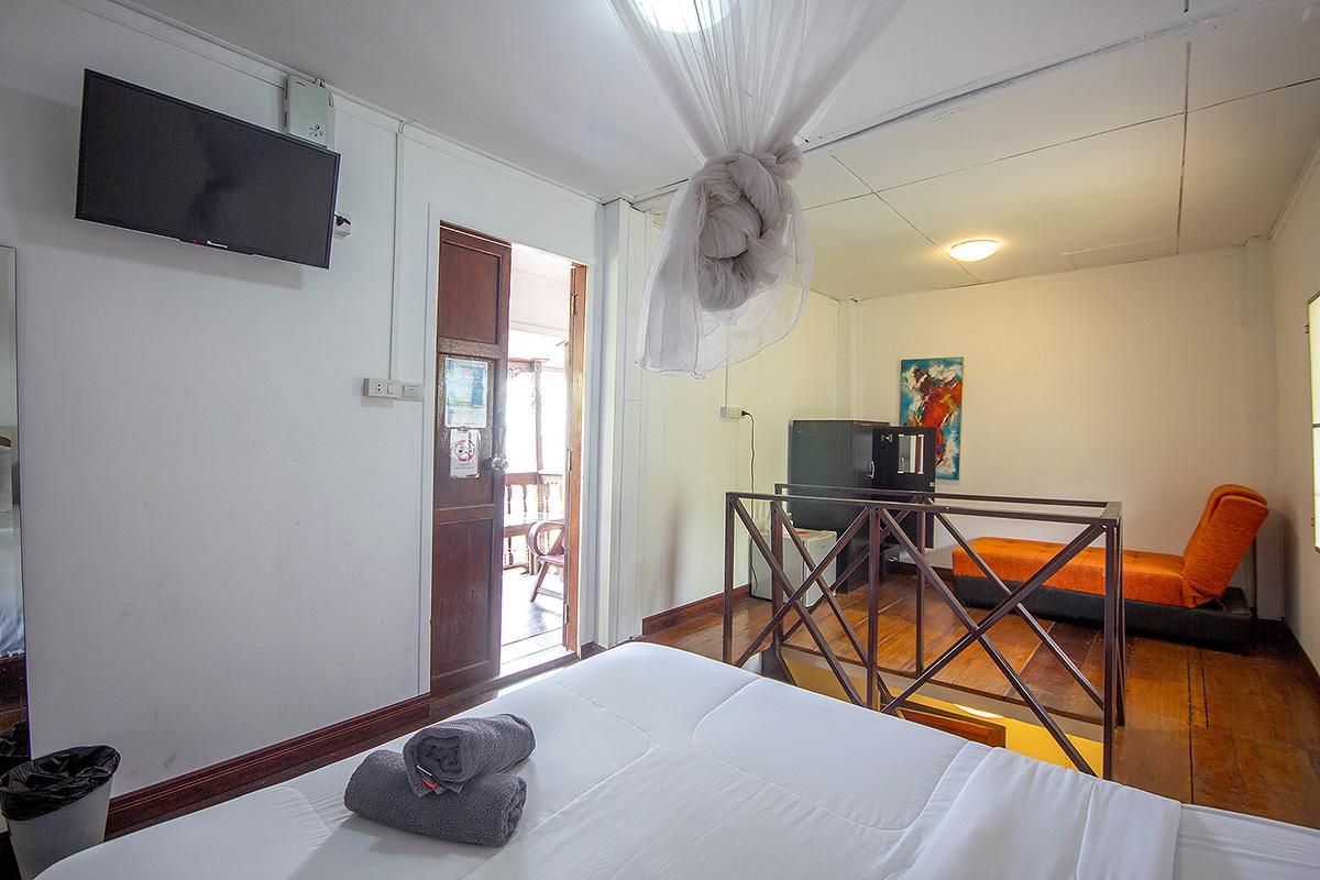 Victor Guesthouse Hua Hin Bagian luar foto