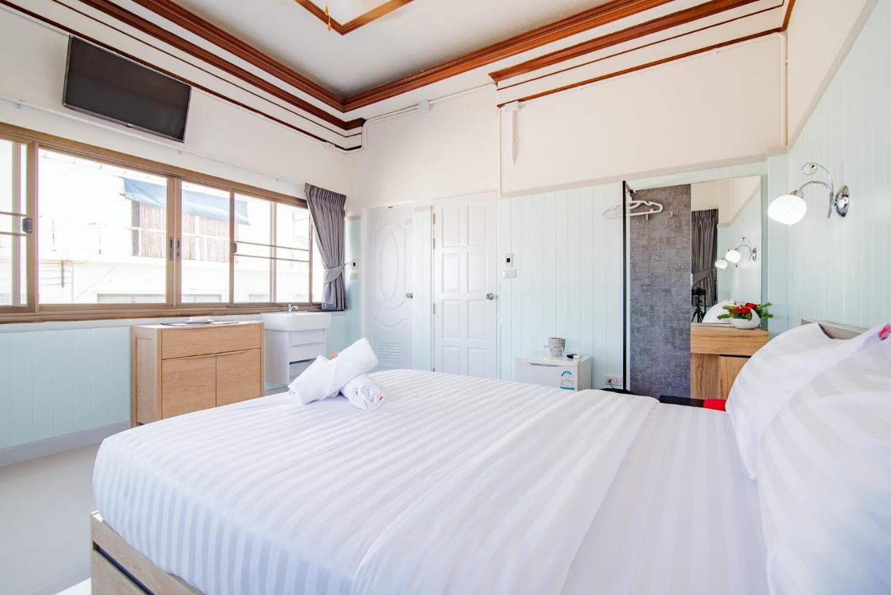 Victor Guesthouse Hua Hin Bagian luar foto